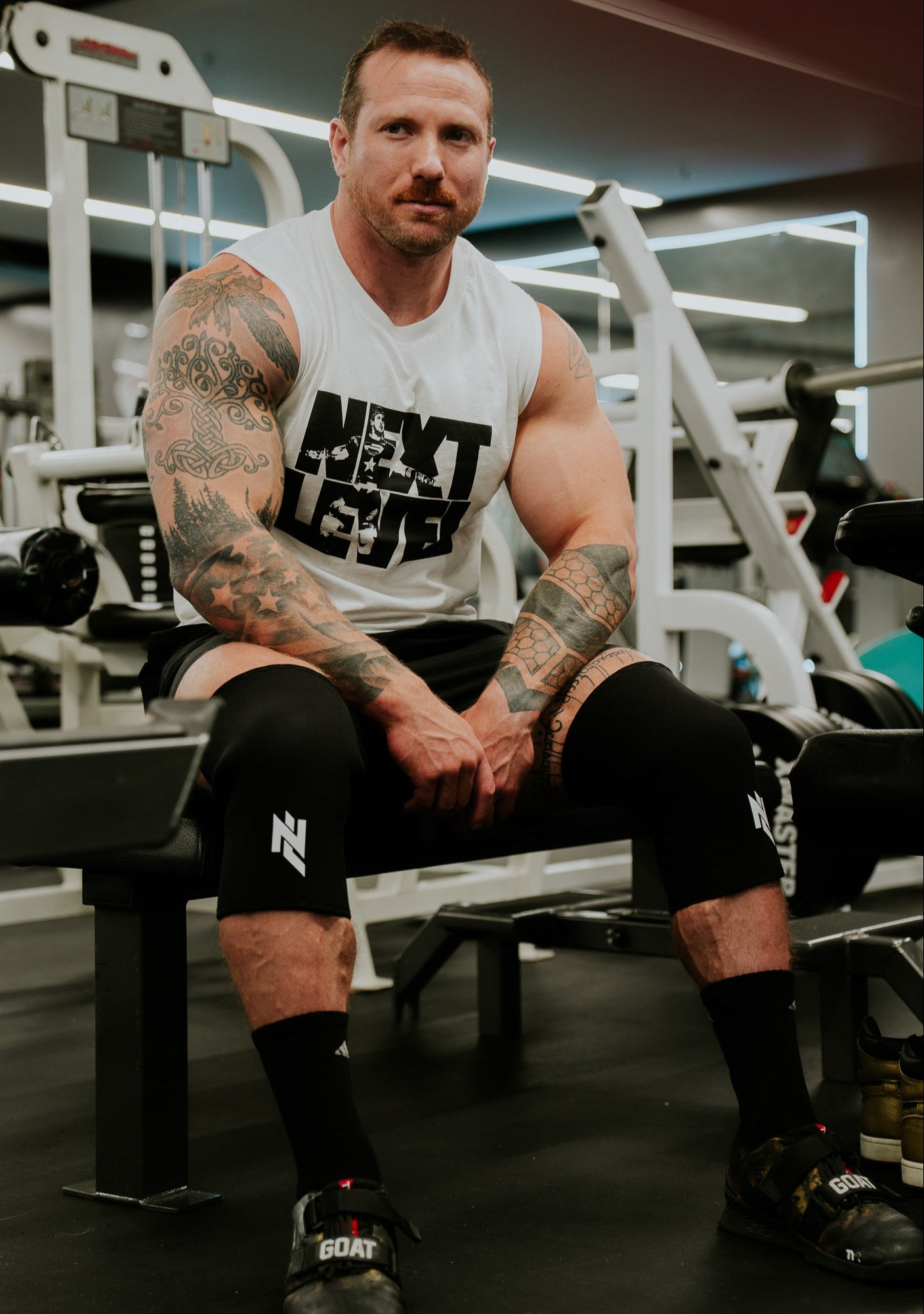 PRO STRAIGHT KNEE SLEEVES