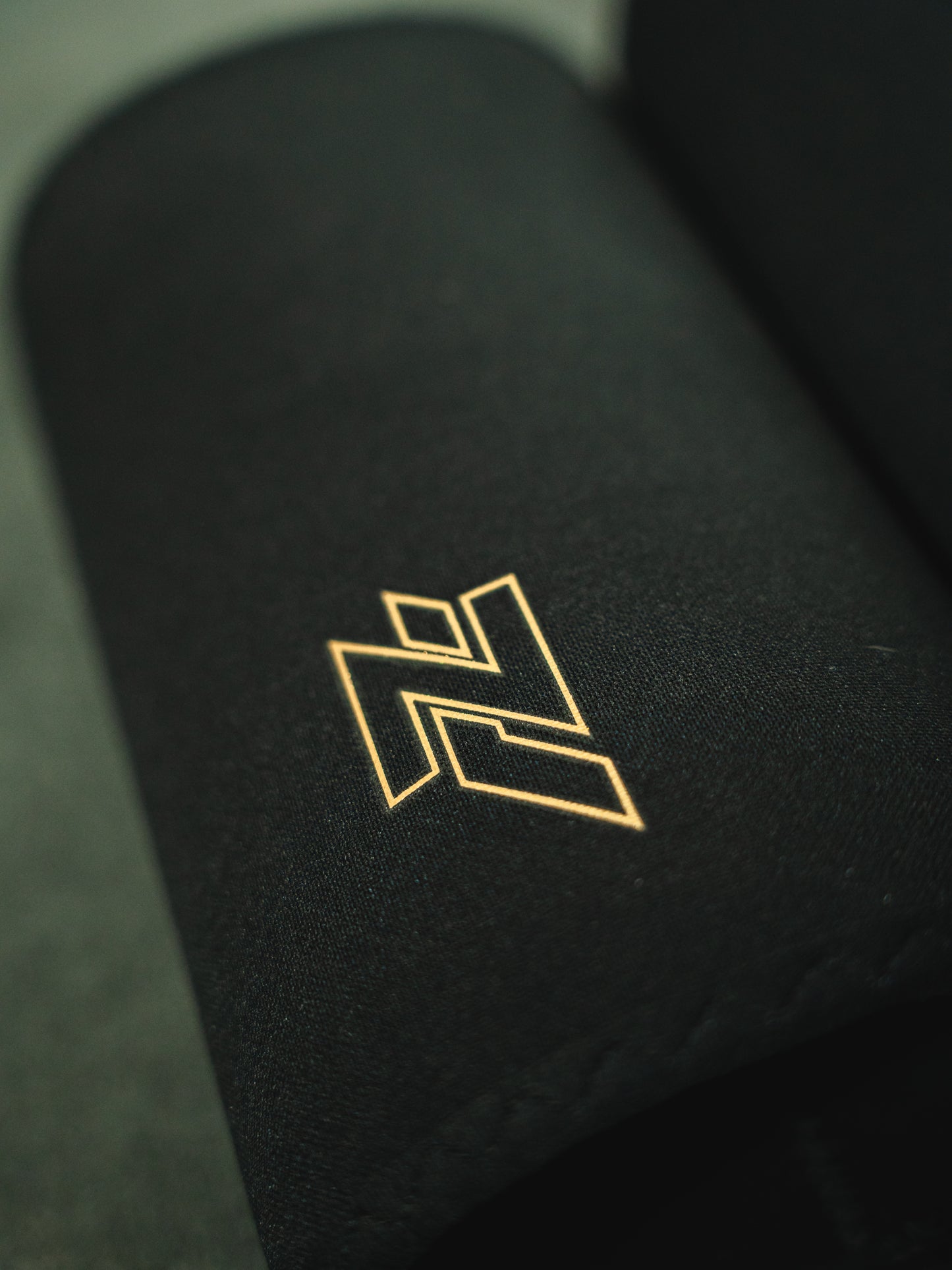 PRO STRAIGHT STIFF KNEE SLEEVES