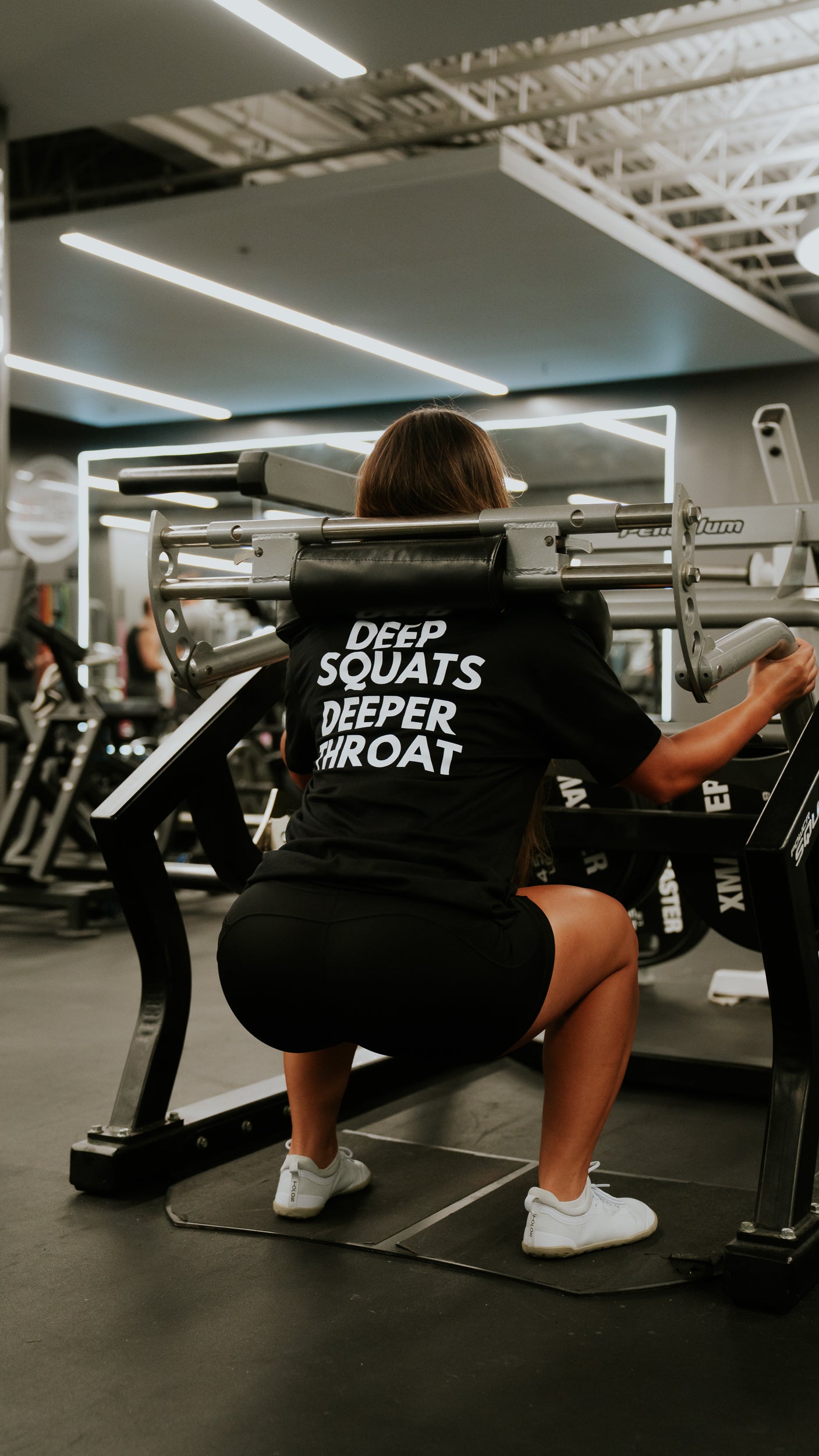 DEEP SQUATS TEE