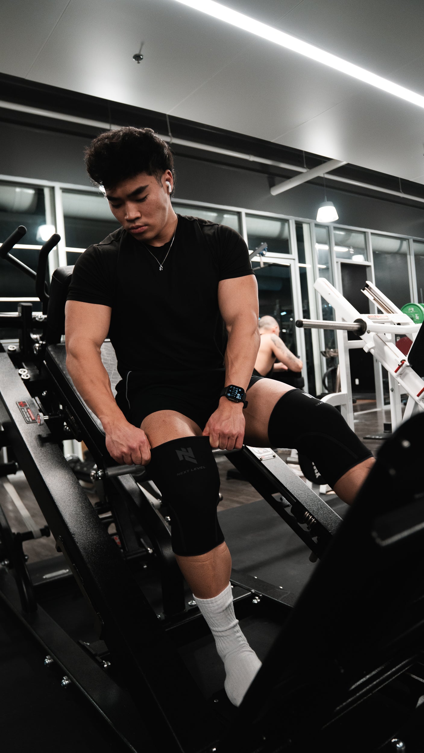 THE STANDARD KNEE SLEEVES