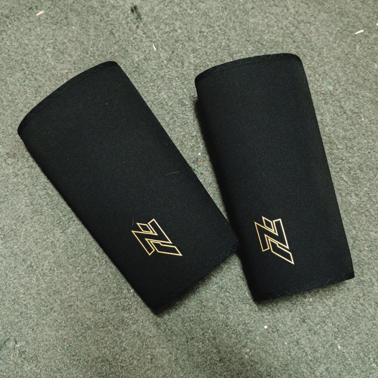 PRO STRAIGHT STIFF KNEE SLEEVES